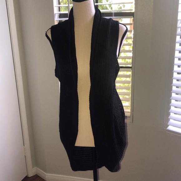 Beautiful NWT sweater cardigan sleeveless - Picture 1 of 5